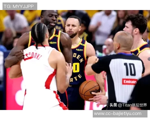 半场战报巴特勒与狄龙对决精彩纷呈库里与布克默默助阵表现平平